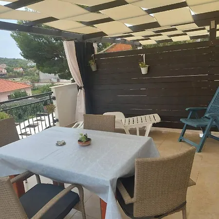 Apartment Paula - One Bedroom With Terrace 1 *