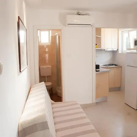 Paula - One Bedroom With Terrace 1 Apartment