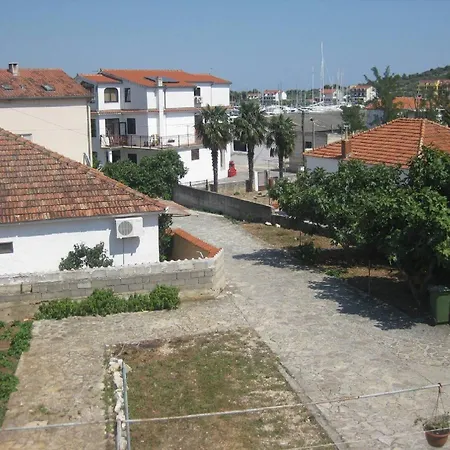 Paula - One Bedroom With Terrace 1 Apartment *