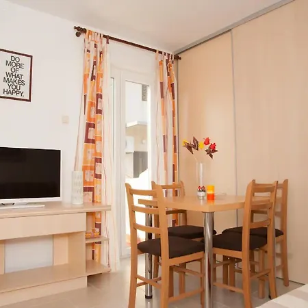 Paula - One Bedroom With Terrace 1 Apartamento Jezera