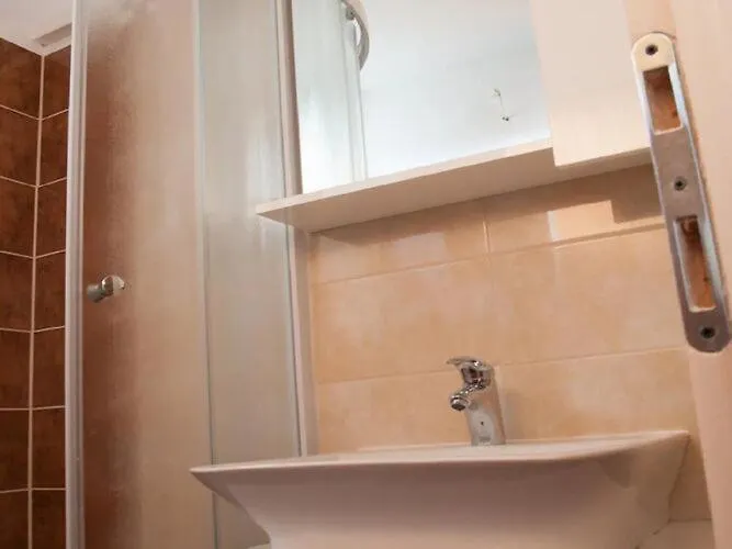 Paula - One Bedroom With Terrace 1 * Езера