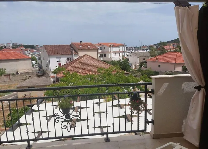 Paula - One Bedroom With Terrace 1 Appartement Jezera