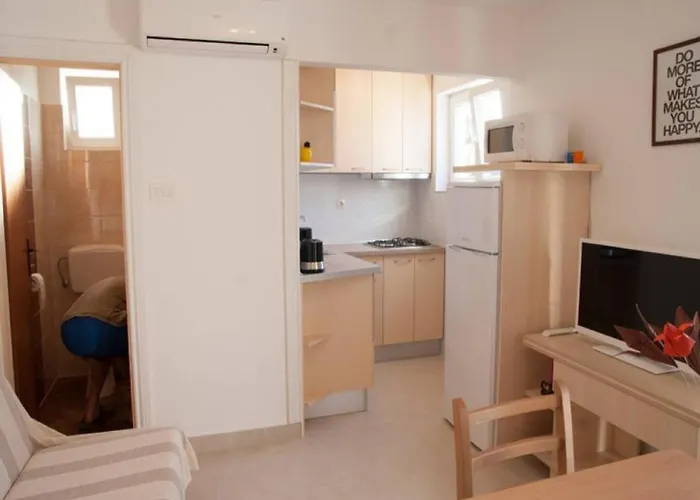 Paula - One Bedroom With Terrace 1 Апартаменты