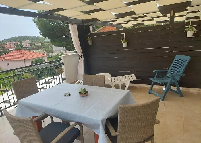 Appartement Paula - One Bedroom With Terrace 1 *