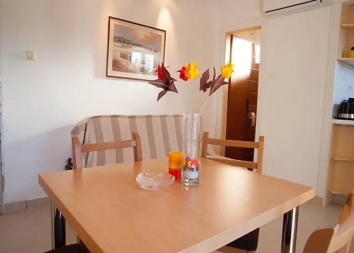 Paula - One Bedroom With Terrace 1 Апартаменты Езера