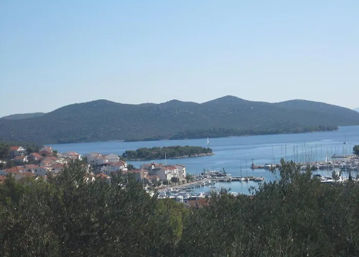 Appartement Paula - One Bedroom With Terrace 1 Jezera