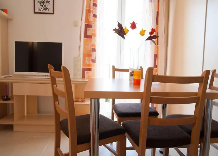 Appartement Paula - One Bedroom With Terrace 1 Jezera